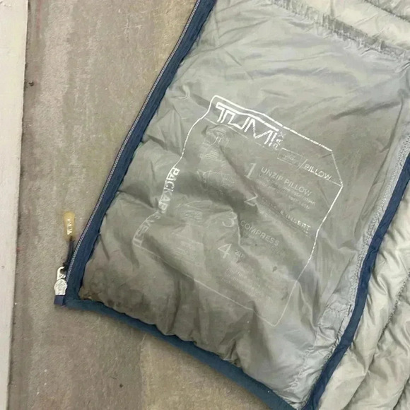 Tumi down puffer vest - Picture 9 of 11